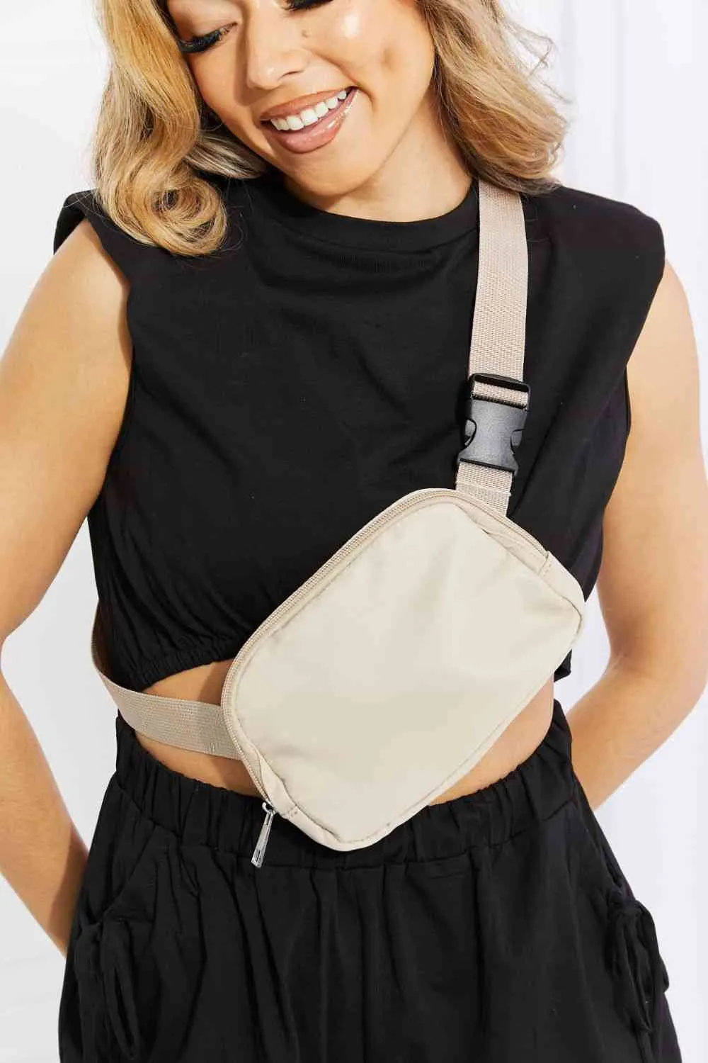 Buckle Zip Closure Fanny Pack