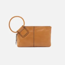 Sable Wristlet In Polished Leather - Natural